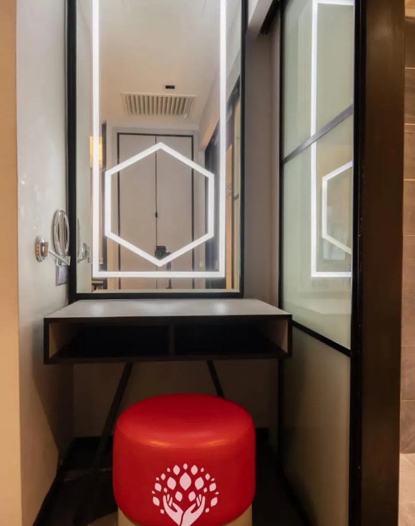 The Oak Room At M101 كوالالمبور 0*,