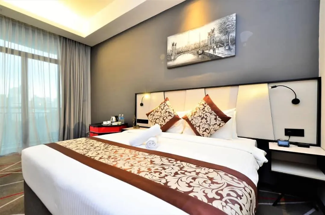 The Oak Room At M101 كوالالمبور